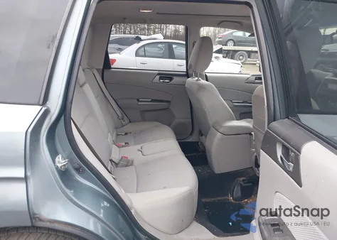 2011 Subaru Forester 2.5X Premium z USA, uszkodzony, nr VIN JF2SHADC9BG742162